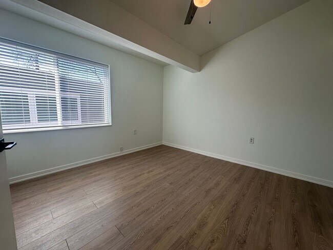 Building Photo - 3048 Anderberg Dr