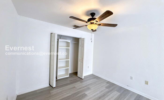 Building Photo - 9114 Lake Chase Island Way