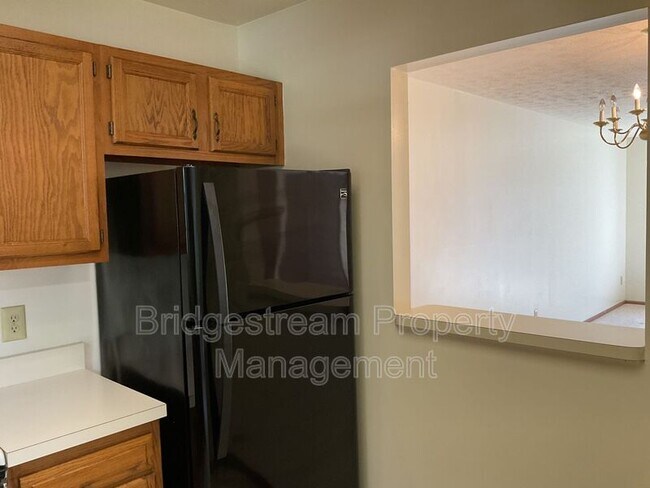 Building Photo - 4579 Burchdale St