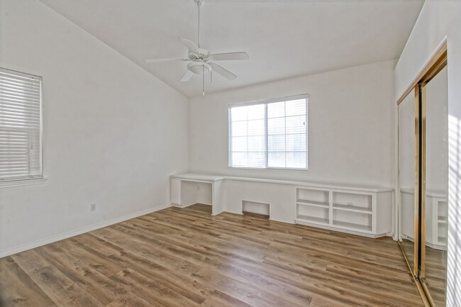 Building Photo - Just Renovated! Beautiful & Spacious, 6BD/...