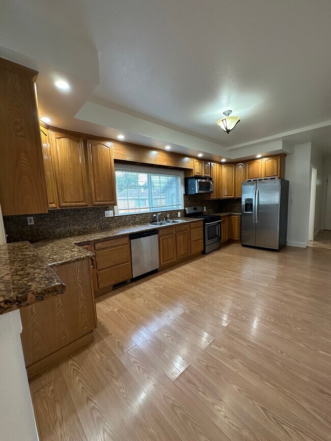 Primary Photo - 123 Euclid Ave