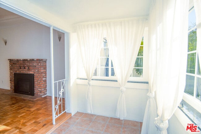 Building Photo - 6501 Drexel Ave