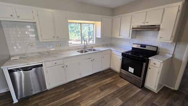 Building Photo - 512 Woodward Ave