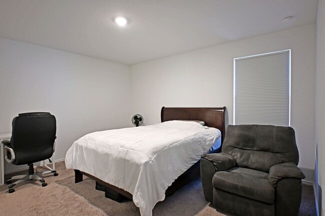 Building Photo - 5115 Schaeffer Rdg