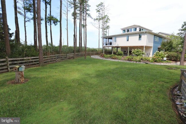 Building Photo - 34903 W Love Dr