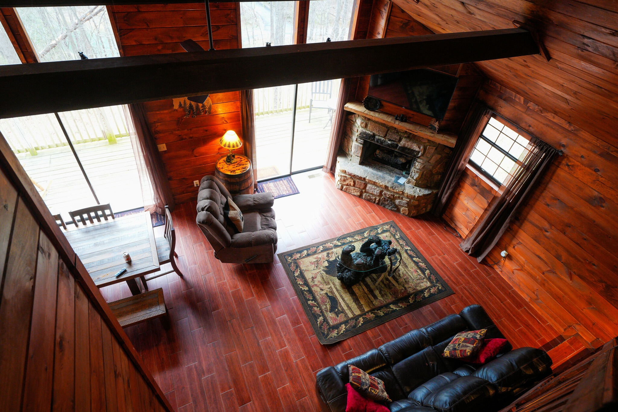 Building Photo - 425 Hemlock Ln