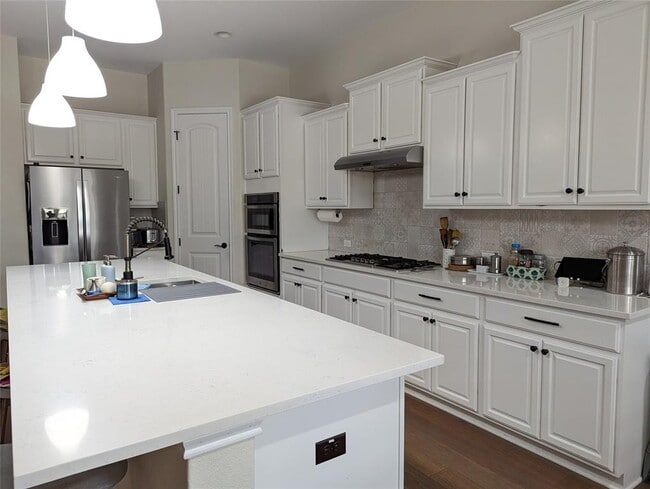 Building Photo - 10005 Ivalenes Hope Dr