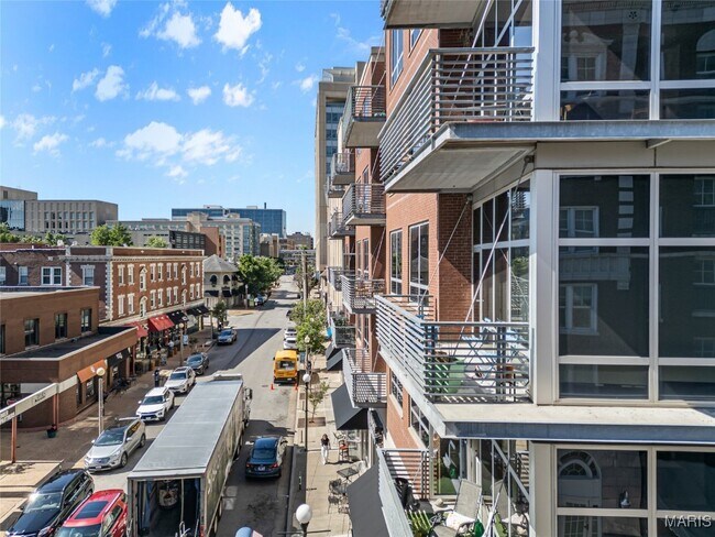 Primary Photo - 9 N Euclid Ave