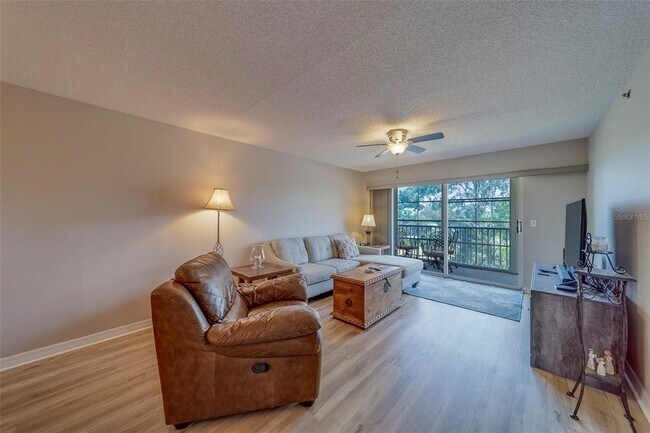Building Photo - 9510 Harbor Greens Way