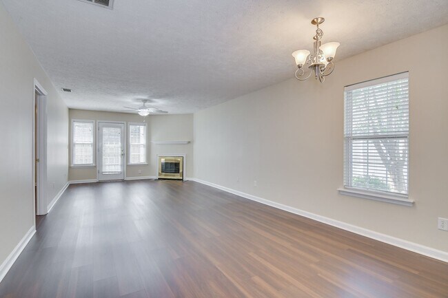 Building Photo - 721 Faircloth Ct