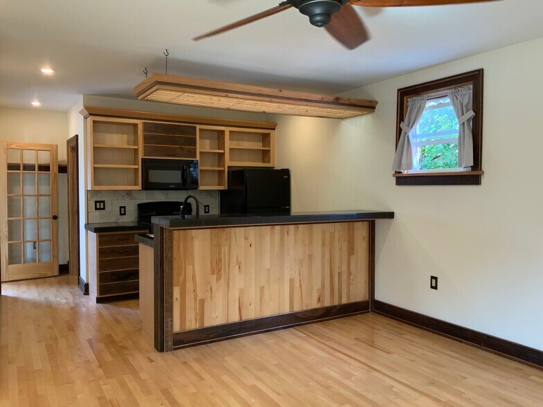 Kitchen/living space - 3507 Bigelow Blvd