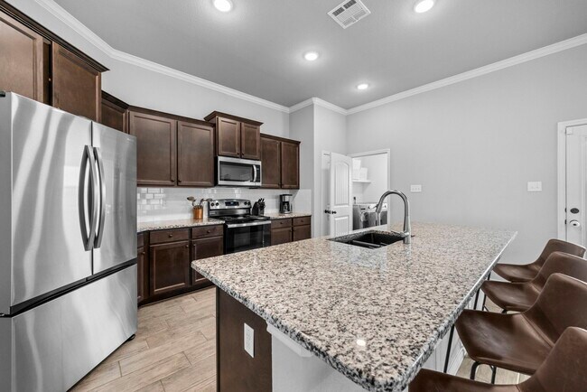 Building Photo - 2635 Settlers Oak Dr