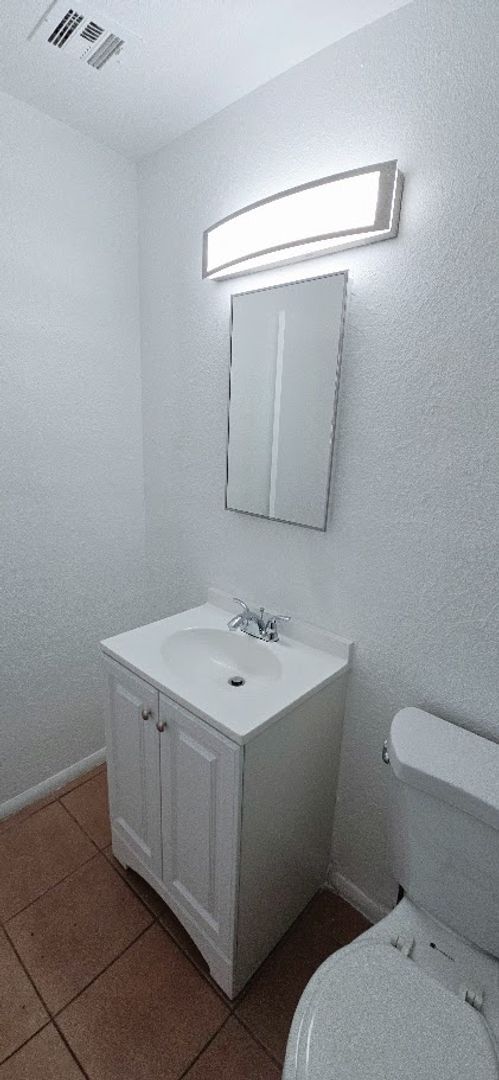 Building Photo - 2601 E Monte Cristo Ave