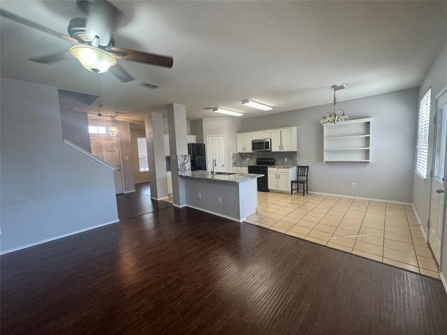 Building Photo - 1705 River Oaks Dr