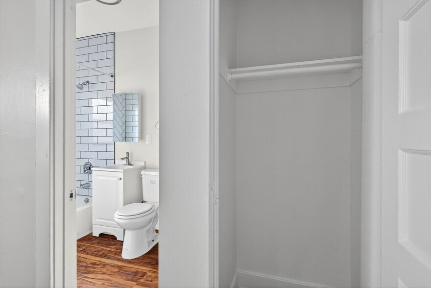 Building Photo - 915 Cherry Ave