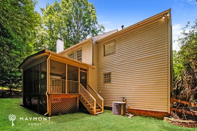 Building Photo - 15734 Glencastle St