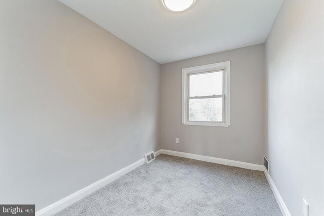 Building Photo - 4011 Mortimer Ave