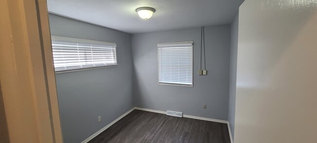 Building Photo - 11316 Lewis Ave