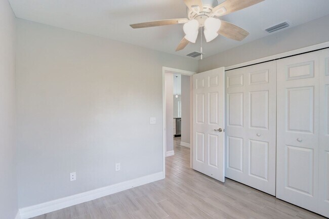 Building Photo - MUST SEE-CUSTOM BUILT-LARGE NEWER CONSTRUT...
