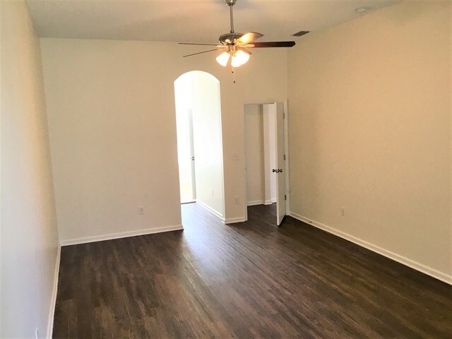 Building Photo - 125 Whisper Ridge Dr