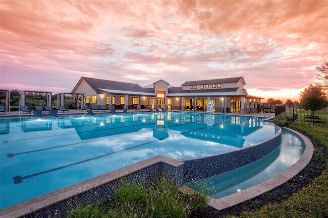 Building Photo - 9804 Rugged Oaks Dr