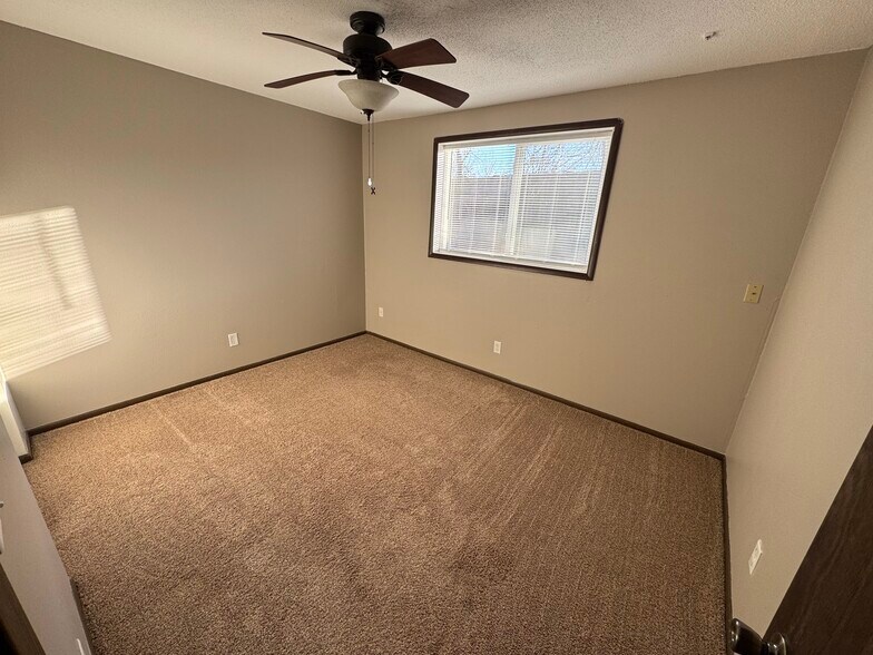 Building Photo - 4831 Tama St