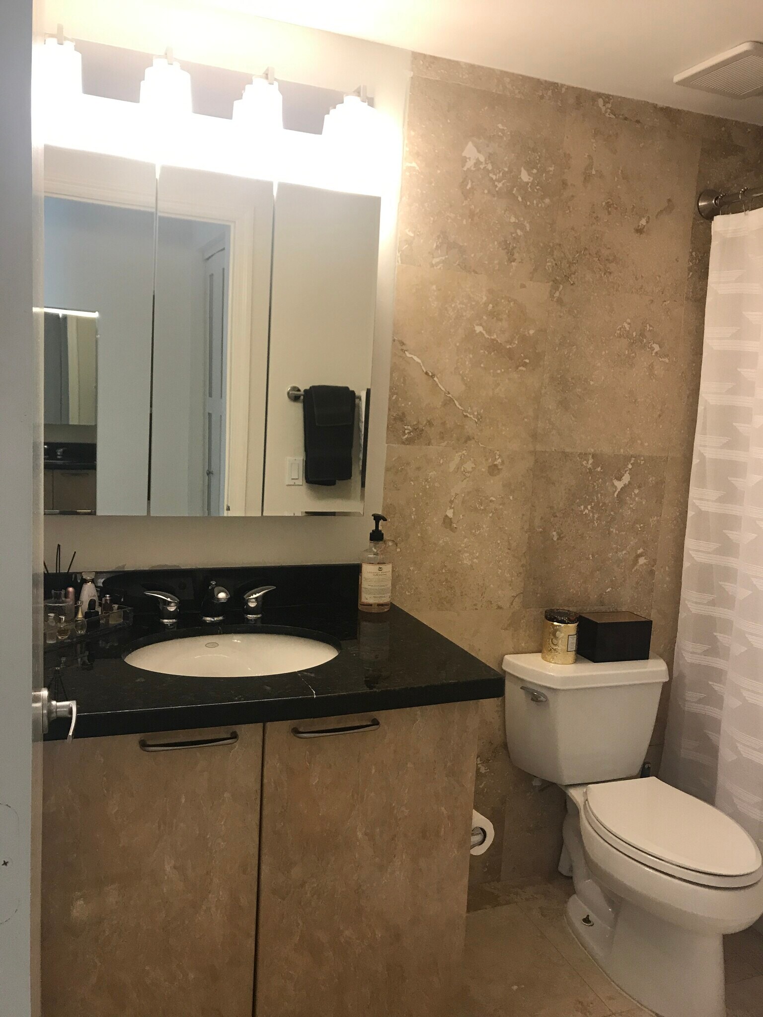 Building Photo - 1650 Brickell Ave