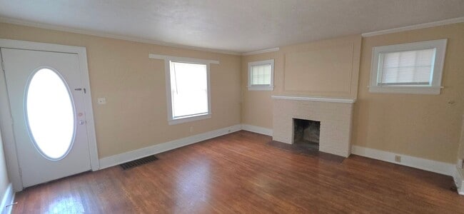 Building Photo - Rountree Area, Close to MSU! 2 Bedroom House!  $1095!