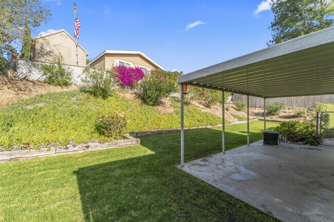 Building Photo - "Charming 2-Bed, 2-Bath Gem with RV Access in Santa Clarita!"
