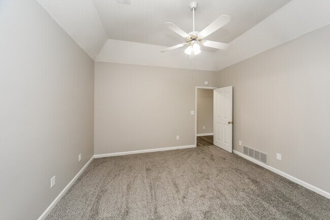 Building Photo - 5637 Morning Flower Dr