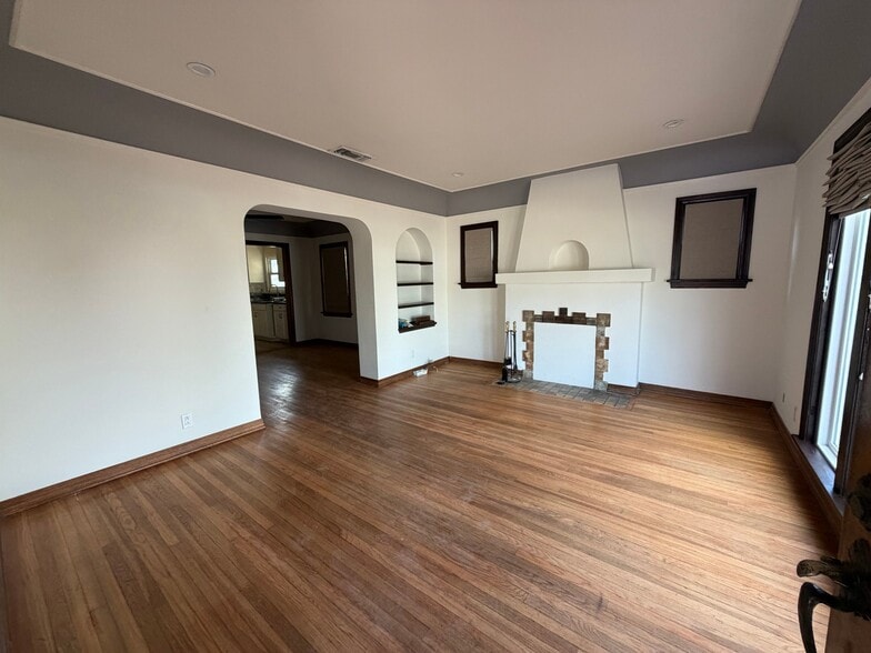 Building Photo - 500 S Meridian Ave