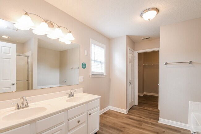 Building Photo - 13260 Heroic Way