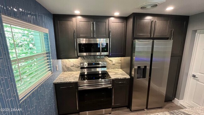 Building Photo - 236 N Keech St