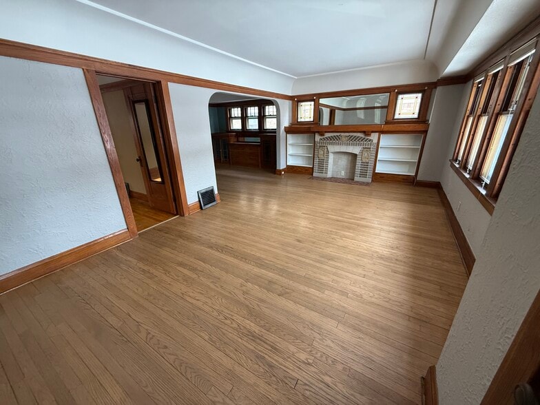 Living Room - 2534 N 61st St