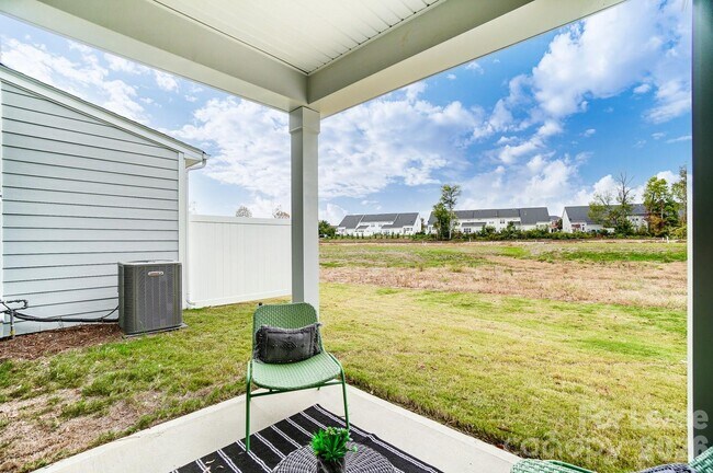 Building Photo - 3977 Fadden St