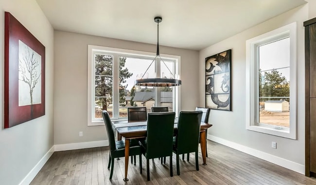 Building Photo - Beautiful and Spacious 3 Bed/2.5 Bath Home on 0.46 Acre Lot in SE Bend
