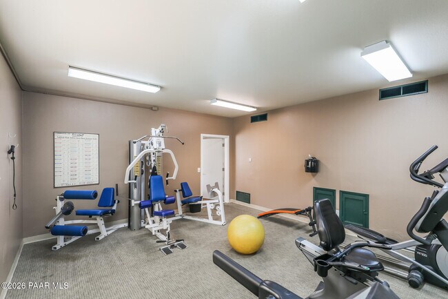 Building Photo - 1810 E Blacklidge Dr