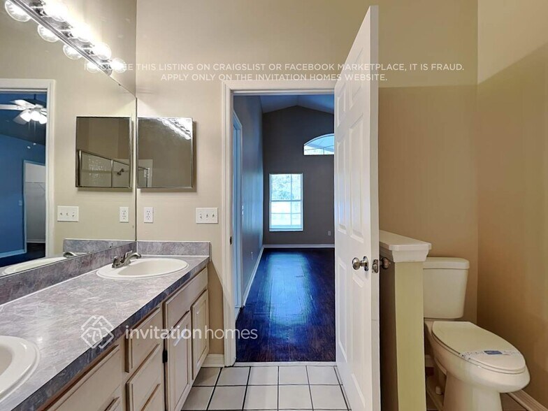 Building Photo - 1819 Windsor Oak Dr