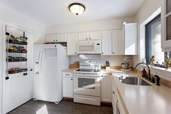 Building Photo - Welcome Home!