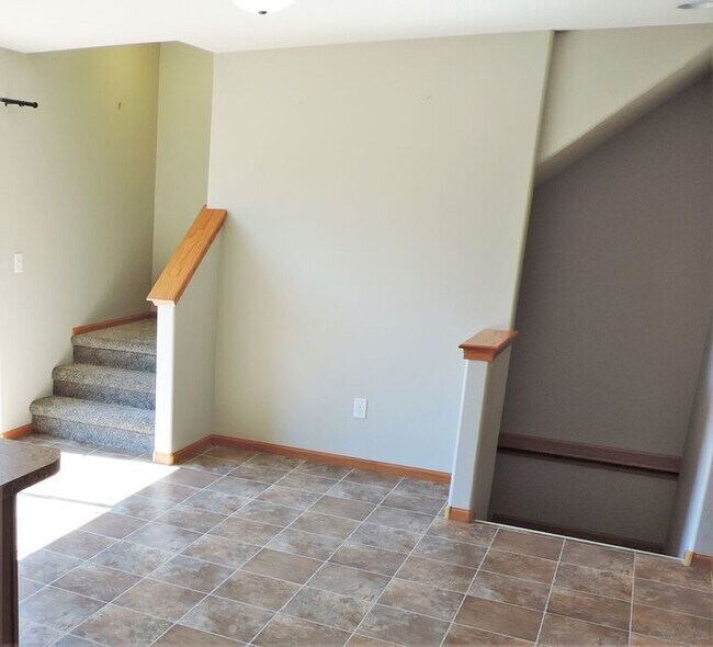 Building Photo - $1,650 | 3 Bedroom, 2.5 Bathroom TOWN HOME | NO PETS | Available for August 1st, 2026 Move In!