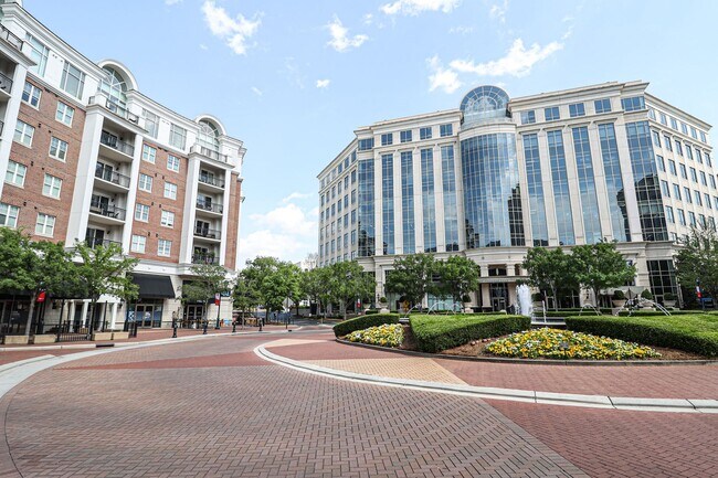 Building Photo - (Coming Soon) Piedmont Row Condo!