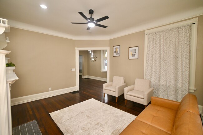 Building Photo - 2369 Park Ave