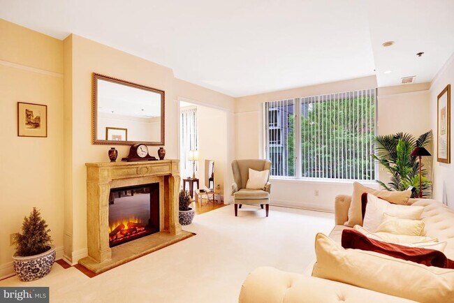 Building Photo - 1155 23rd St NW