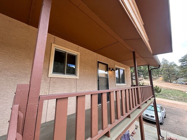 Building Photo - Ute Pass Ave (10215)