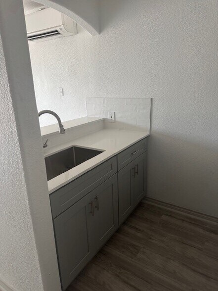 Building Photo - 1215 Terjo Ln