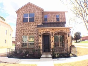 Building Photo - 2237 Zenith Ave