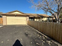 Building Photo - 25 E Janere Ct