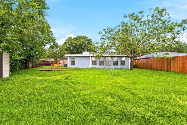 Building Photo - 6009 Leafwood Cir