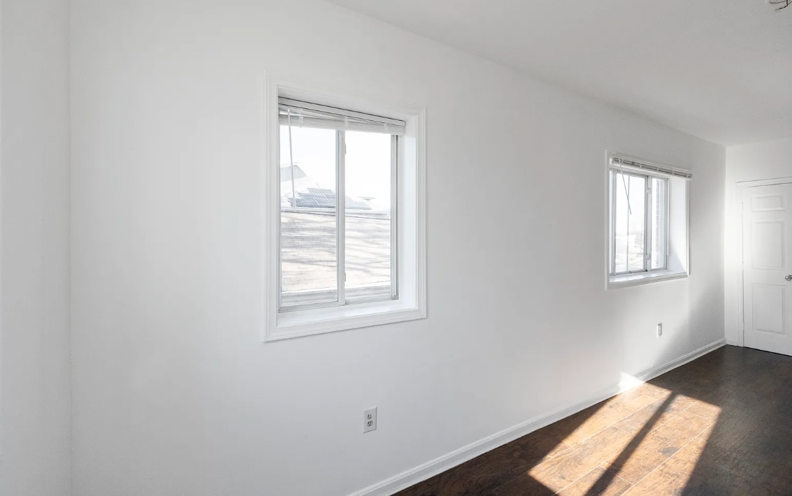 Building Photo - 506 Eastern Ave NE