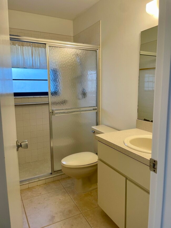 Building Photo - 8182 SE Villa Way